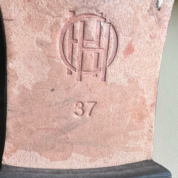 House of Harlow Black Suede Low Ankle Boot Size 7 - Picture 6 of 6